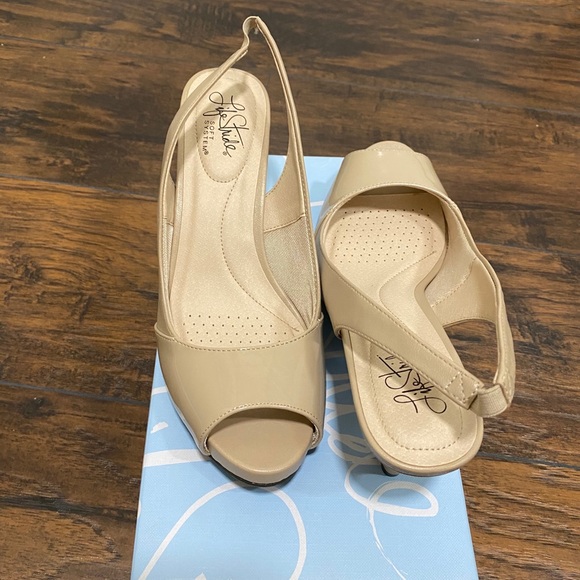 Nude soft comfy heels - Picture 5 of 7